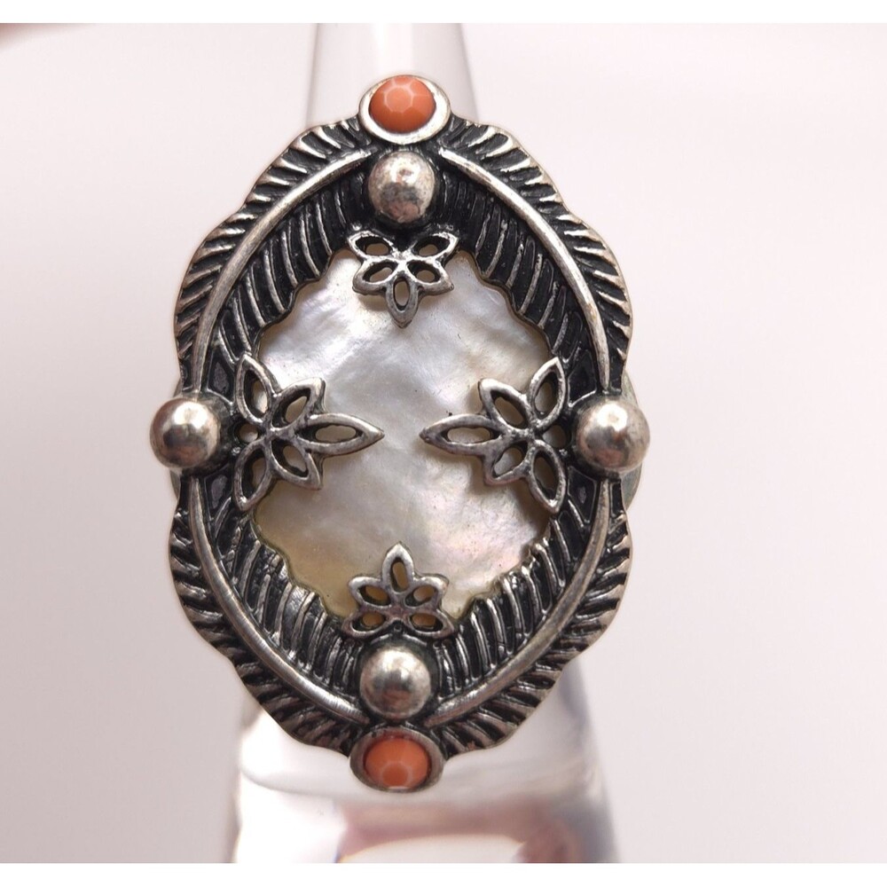 Silver Tone Oval White Mother of Pearl Floral Statement Ring Size 6